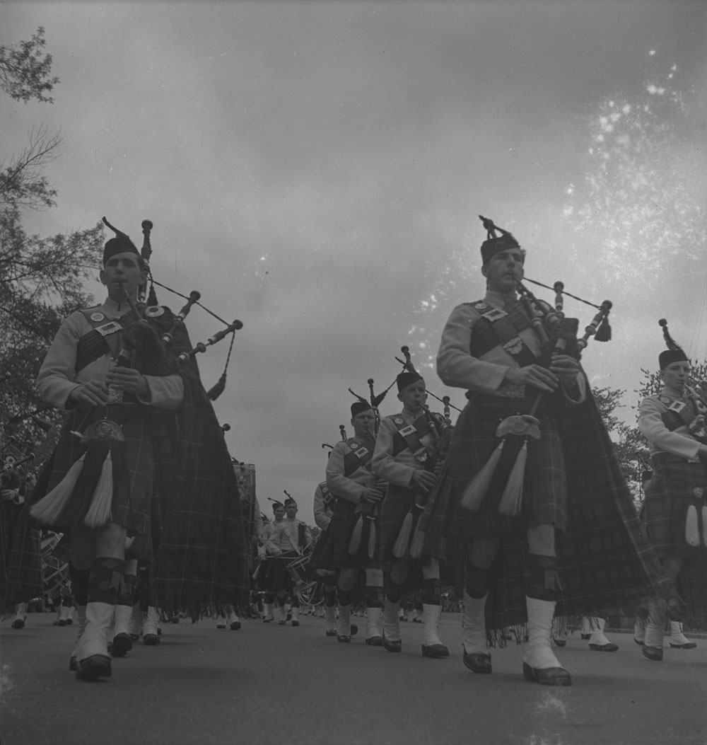 48th-highlanders-unidentified-pipers-1939-1951-narch