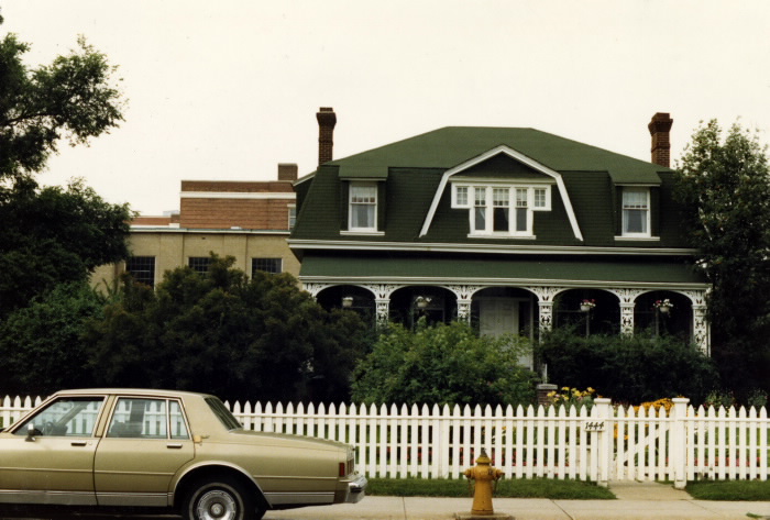ashbridge-house-1444-queen-st-e-july-1986-tpl