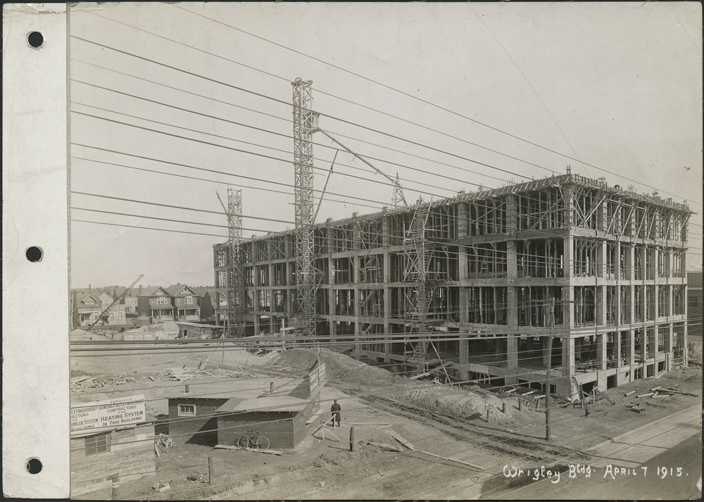 construction-of-the-south-wrigley-building-april-7-1915-library-and-archives-canada