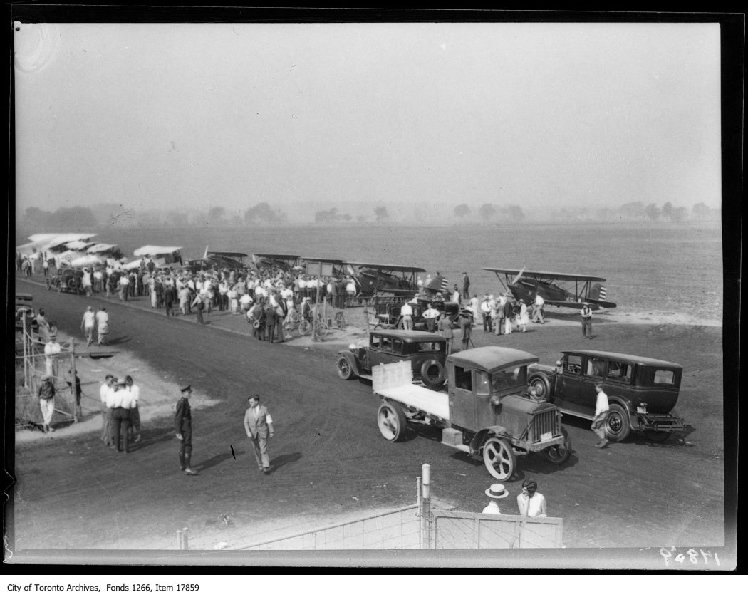 Leaside airdrome, planes lined up. - September 5, 1929