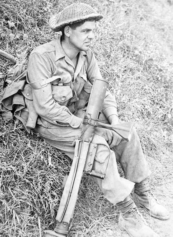 pte-stanley-rodgers-48th-highlanders-north-of-the-conca-river-en-route-to-rimini-italy-sept-1944-library-and-archives-canada