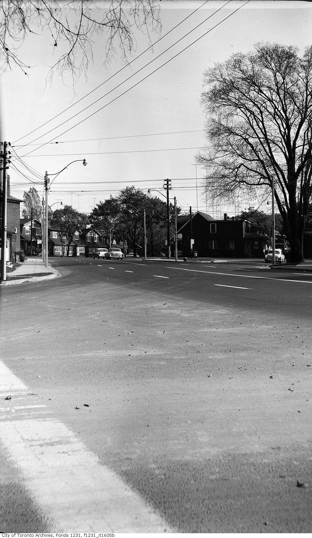 19571029 TARCH Dundas Street east at Edgewood Road - October 29, 1957