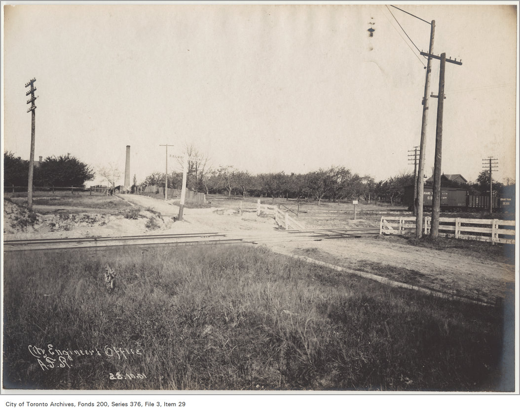 Greenwood Avenue Railway crossing looking northeast